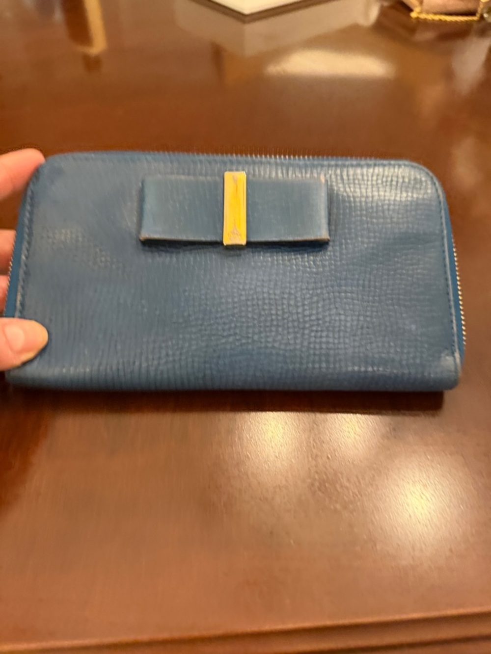 Chloé Blue Leather Zip-Around Wallet with Gold Accent